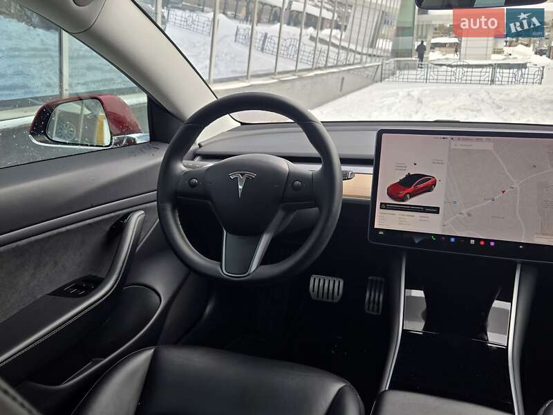 Седан Tesla Model 3 2019 в Киеве