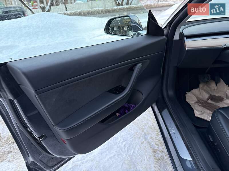 Седан Tesla Model 3 2019 в Львове фото 38 Седан Tesla Model 3 2019 в Львове