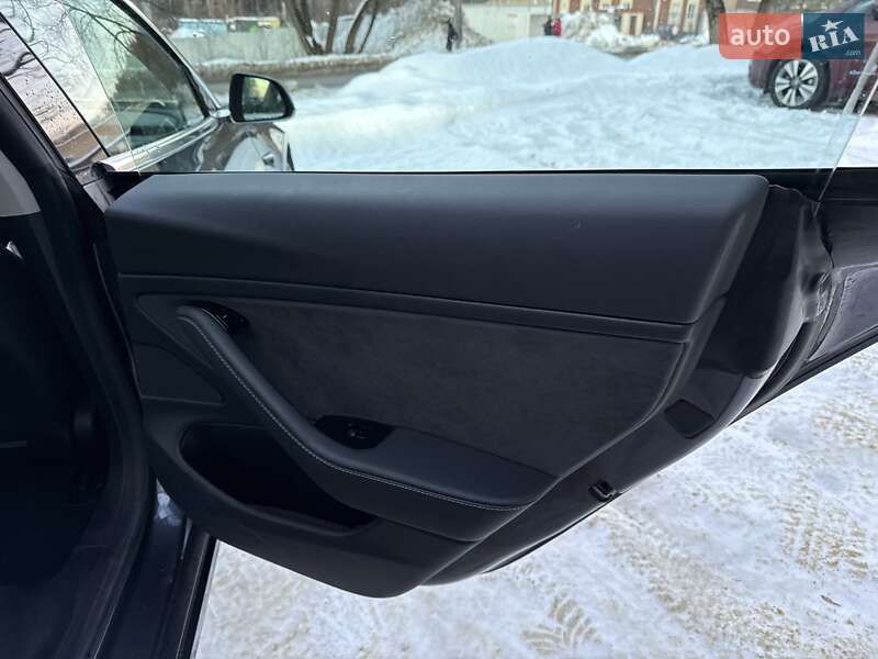 Седан Tesla Model 3 2019 в Львове фото 43 Седан Tesla Model 3 2019 в Львове