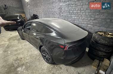 Седан Tesla Model 3 2025 в Сарнах