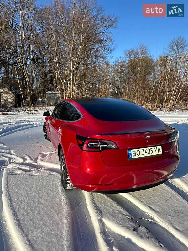 Седан Tesla Model 3 2018 в Кременці