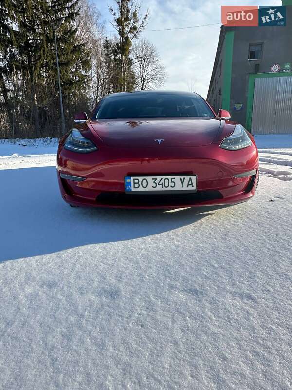 Седан Tesla Model 3 2018 в Кременці