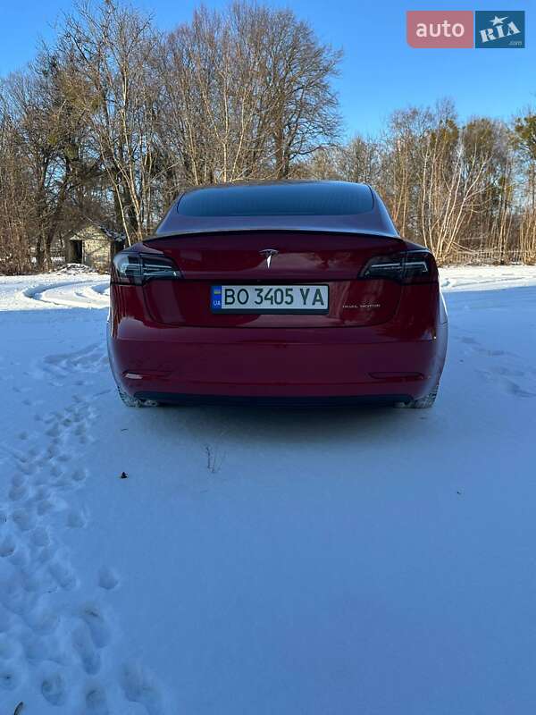 Седан Tesla Model 3 2018 в Кременці