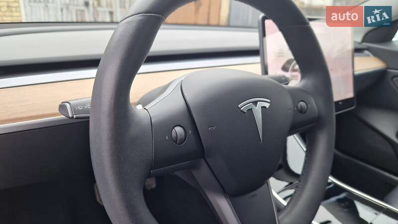 Седан Tesla Model 3 2020 в Киеве