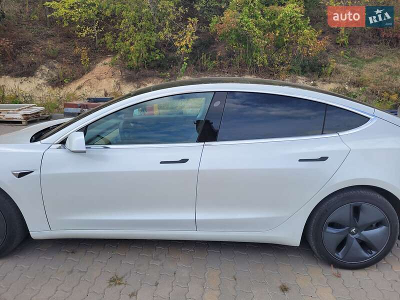 Седан Tesla Model 3 2019 в Харкові