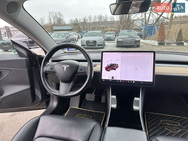 Седан Tesla Model 3 2018 в Харкові