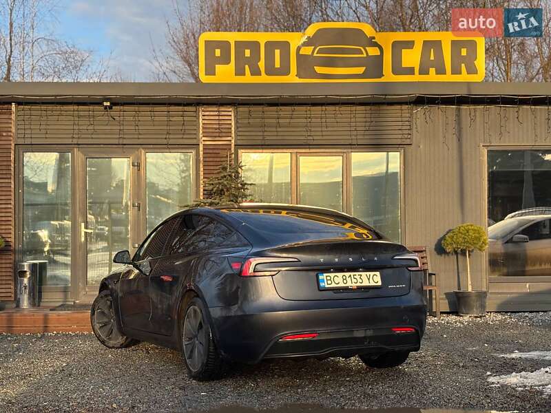Седан Tesla Model 3 2024 в Львові