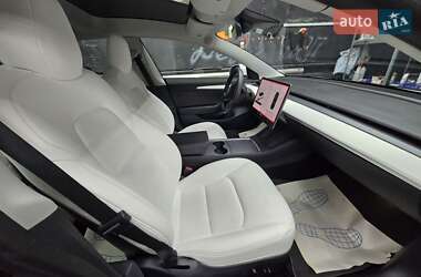 Седан Tesla Model 3 2021 в Києві