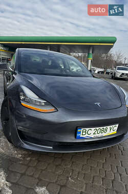 Седан Tesla Model 3 2019 в Львові