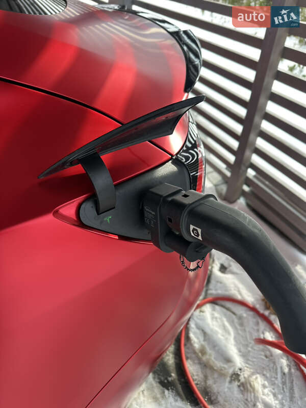 Седан Tesla Model 3 2019 в Львове