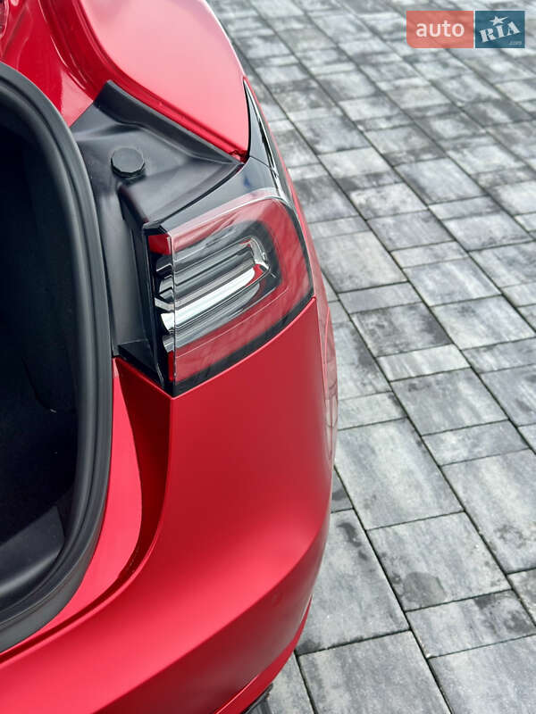 Седан Tesla Model 3 2019 в Львове