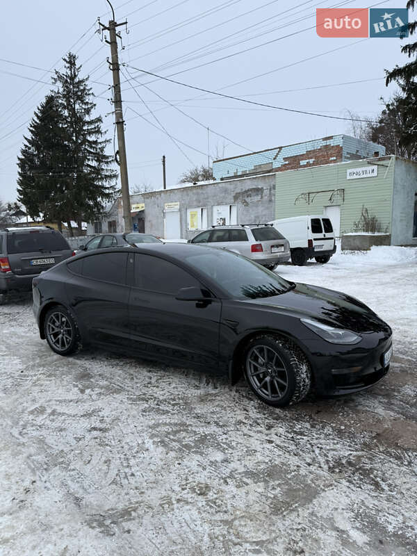 Седан Tesla Model 3 2021 в Чернігові