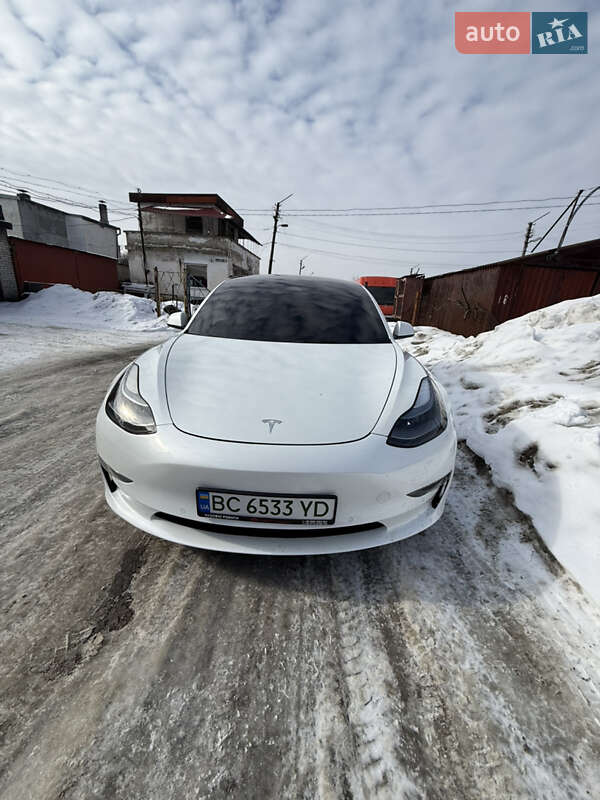 Седан Tesla Model 3 2021 в Львове