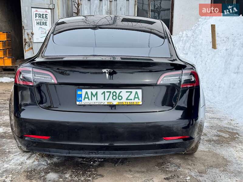 Седан Tesla Model 3 2022 в Житомире
