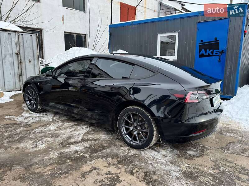 Седан Tesla Model 3 2022 в Житомире