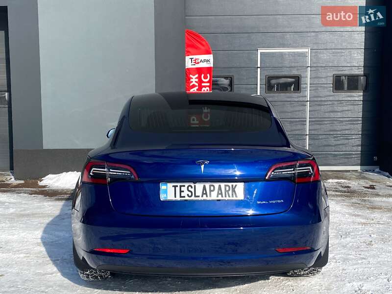 Седан Tesla Model 3 2020 в Киеве
