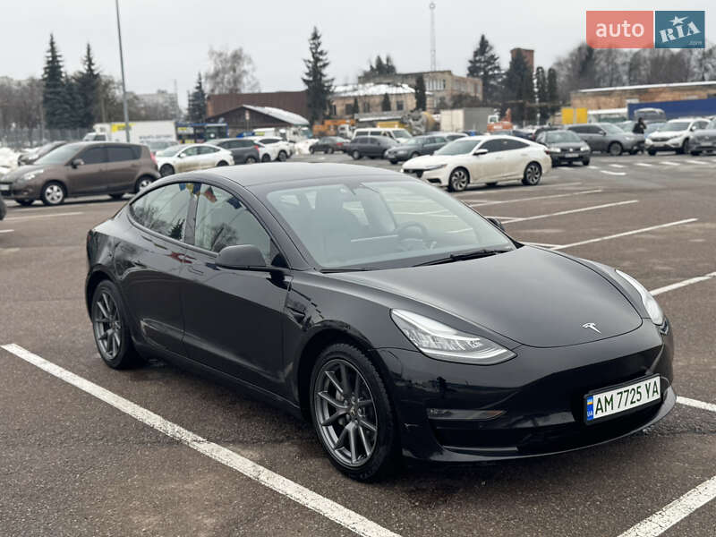 Седан Tesla Model 3 2022 в Житомире