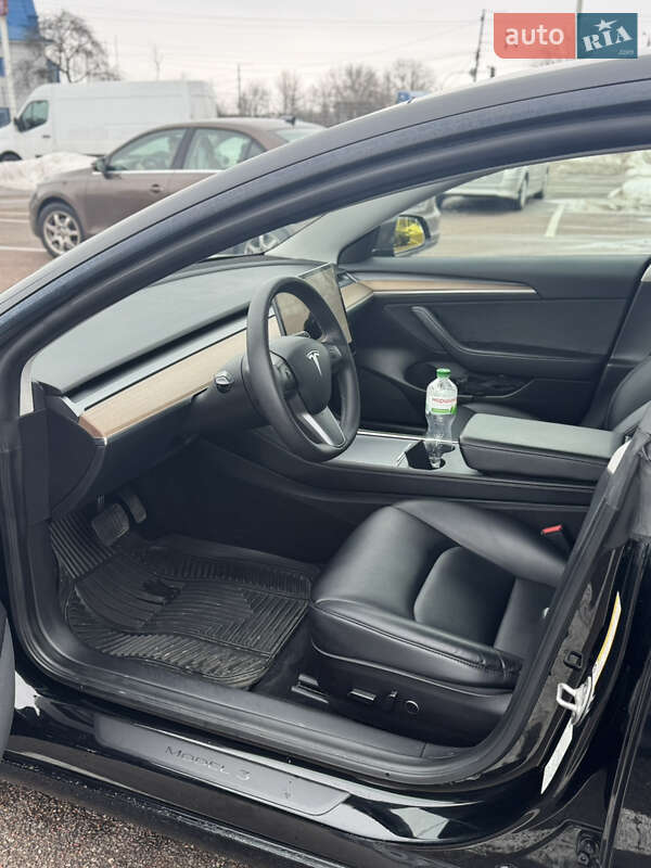 Седан Tesla Model 3 2022 в Житомире