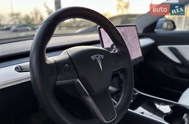 Седан Tesla Model 3 2019 в Киеве