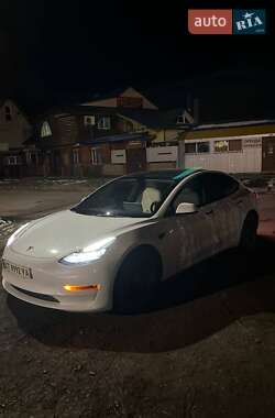 Седан Tesla Model 3 2022 в Ивано-Франковске