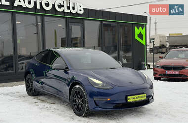 Седан Tesla Model 3 2023 в Львове