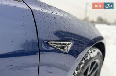 Седан Tesla Model 3 2023 в Львове