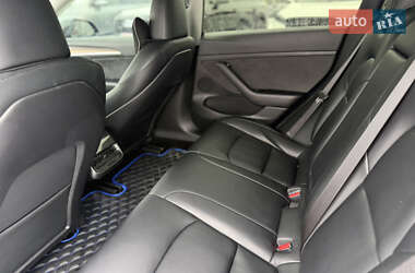 Седан Tesla Model 3 2023 в Львове