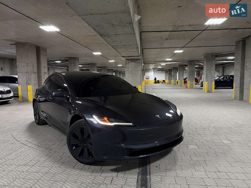 Седан Tesla Model 3 2025 в Тернополе