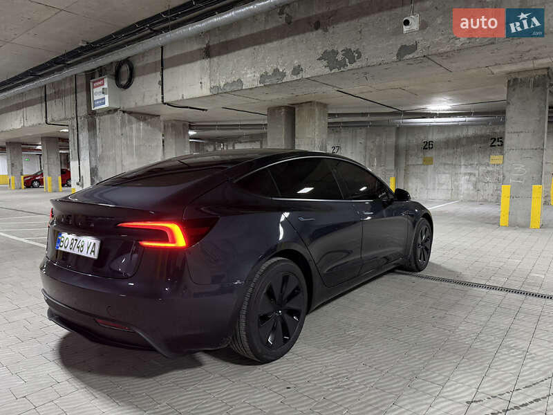 Седан Tesla Model 3 2025 в Тернополе