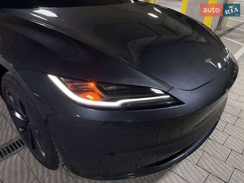 Седан Tesla Model 3 2025 в Тернополе