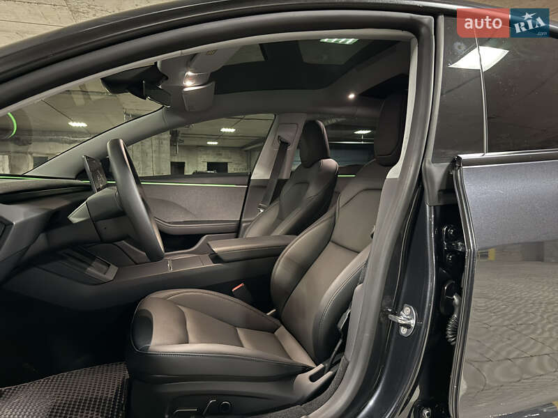 Седан Tesla Model 3 2025 в Тернополе