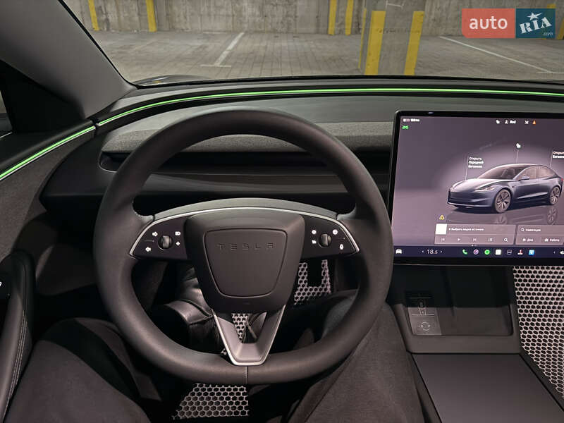 Седан Tesla Model 3 2025 в Тернополе
