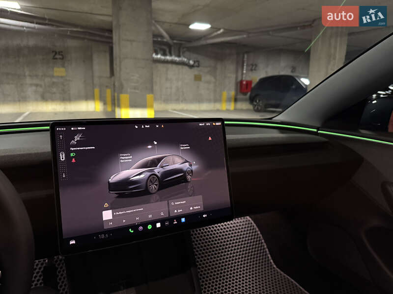 Седан Tesla Model 3 2025 в Тернополе