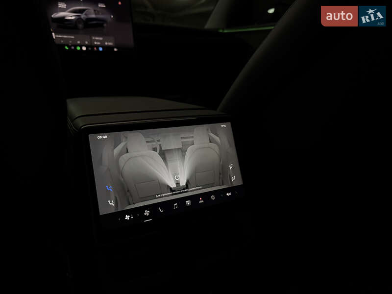 Седан Tesla Model 3 2025 в Тернополе