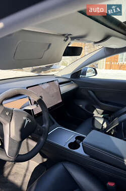 Седан Tesla Model 3 2019 в Ровно