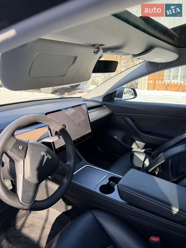 Седан Tesla Model 3 2019 в Ровно