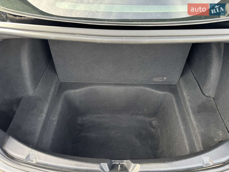 Седан Tesla Model 3 2019 в Иршаве фото 31 Седан Tesla Model 3 2019 в Иршаве