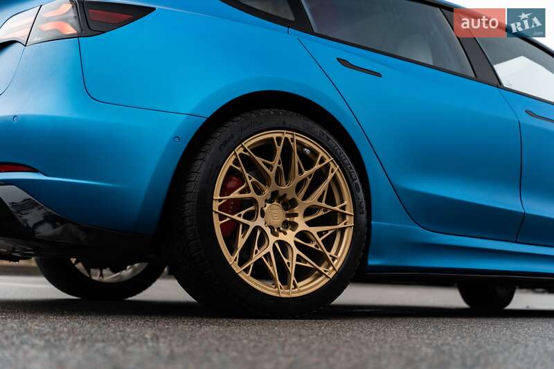 Седан Tesla Model 3 2018 в Киеве