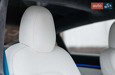 Седан Tesla Model 3 2018 в Києві