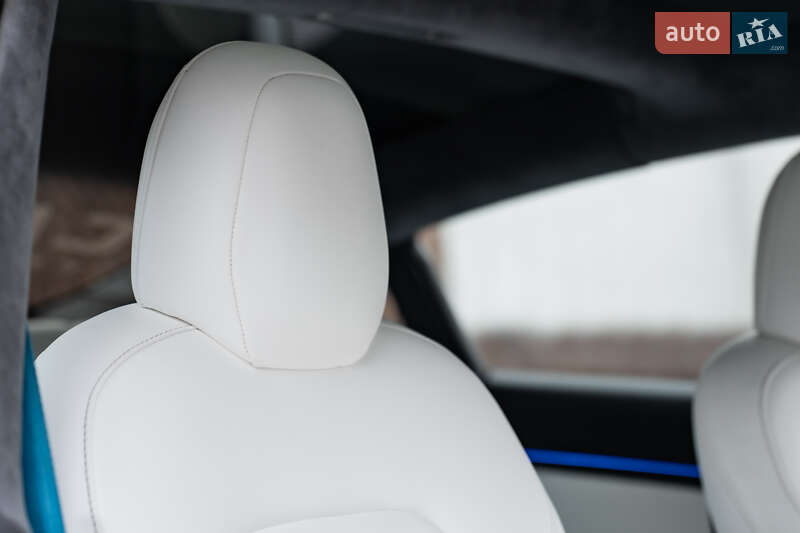 Седан Tesla Model 3 2018 в Киеве