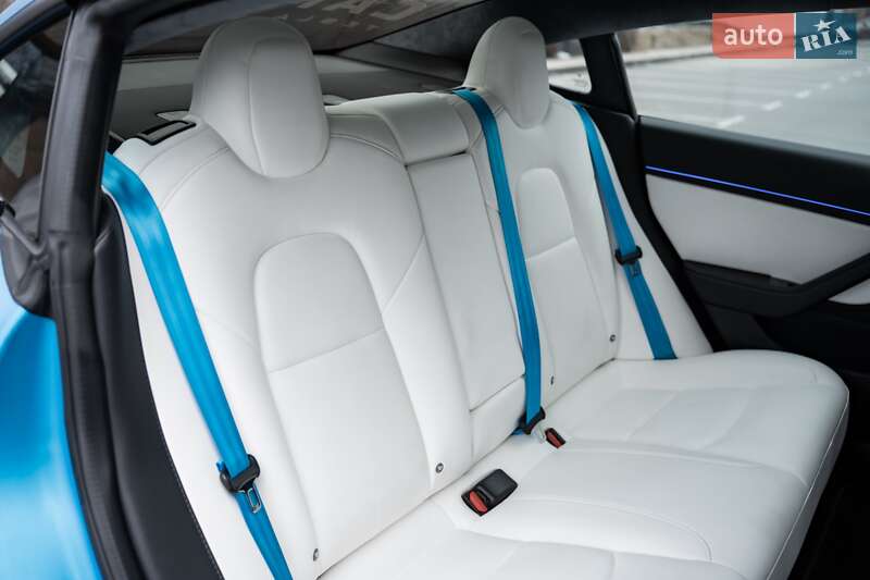 Седан Tesla Model 3 2018 в Киеве