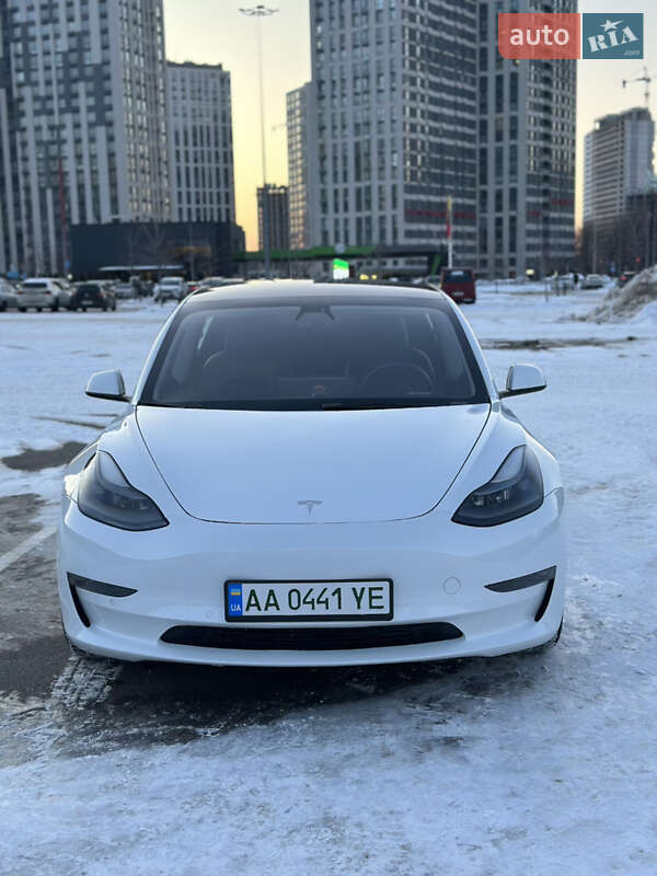 Седан Tesla Model 3 2022 в Києві