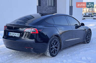 Седан Tesla Model 3 2019 в Рівному