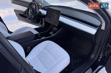 Седан Tesla Model 3 2019 в Рівному
