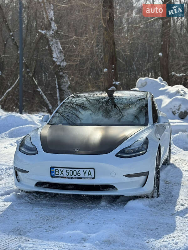 Tesla Model 3 2020