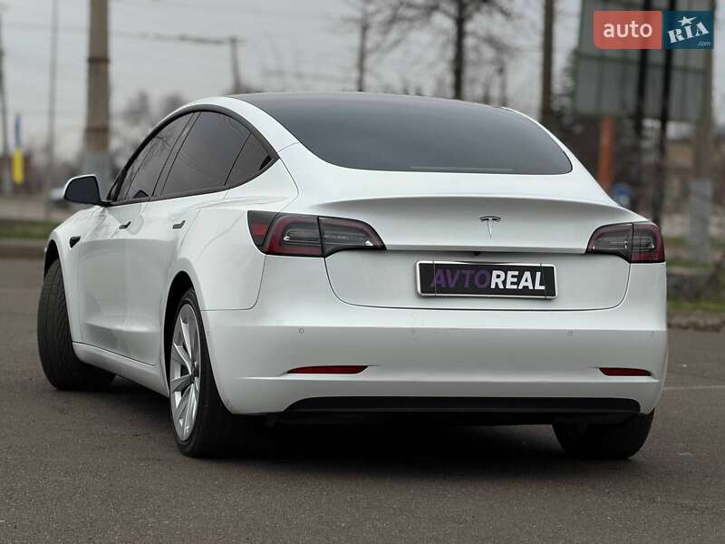 Седан Tesla Model 3 2021 в Кривом Роге