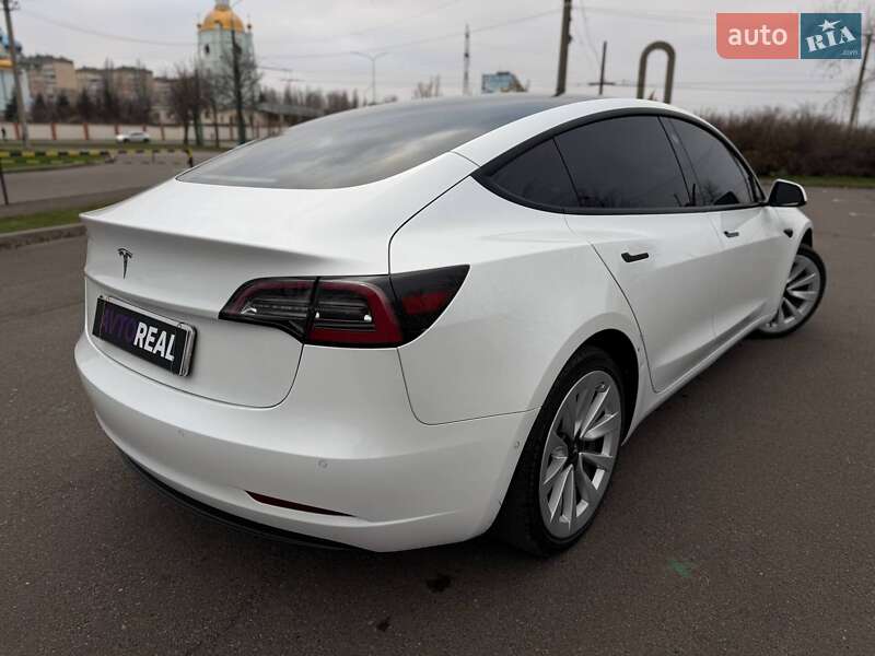 Седан Tesla Model 3 2021 в Кривом Роге
