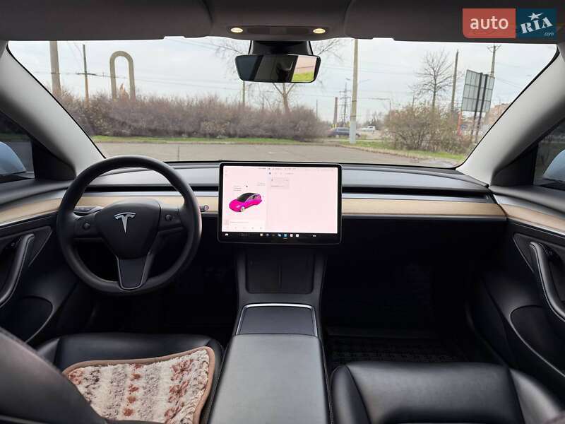 Седан Tesla Model 3 2021 в Кривом Роге