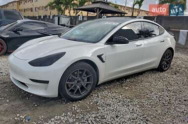 Седан Tesla Model 3 2023 в Киеве