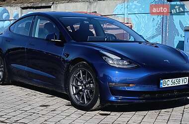 Седан Tesla Model 3 2022 в Дрогобыче